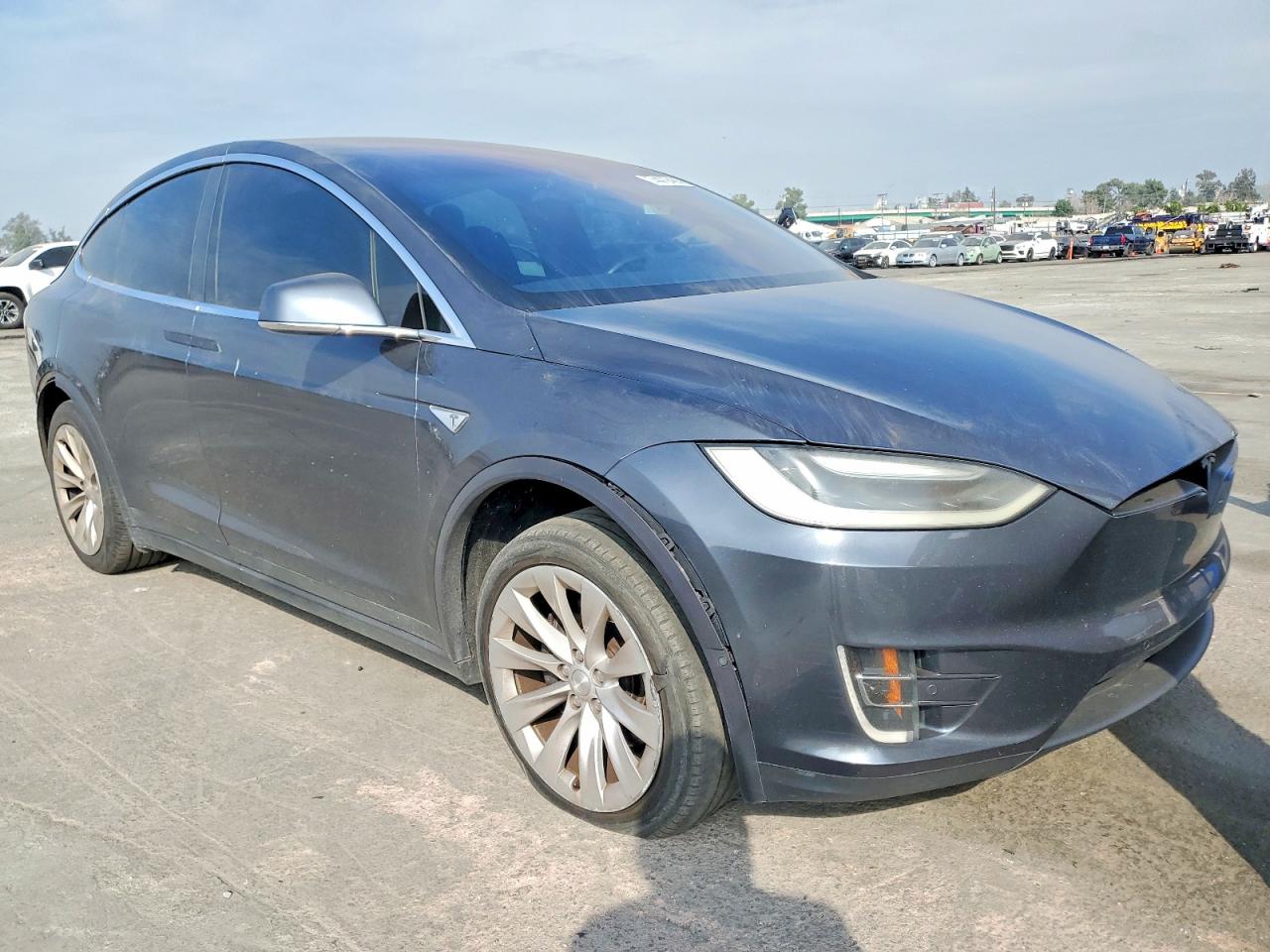 2016 Tesla Model x VIN 5YJXCAE22GF002303 photo 4