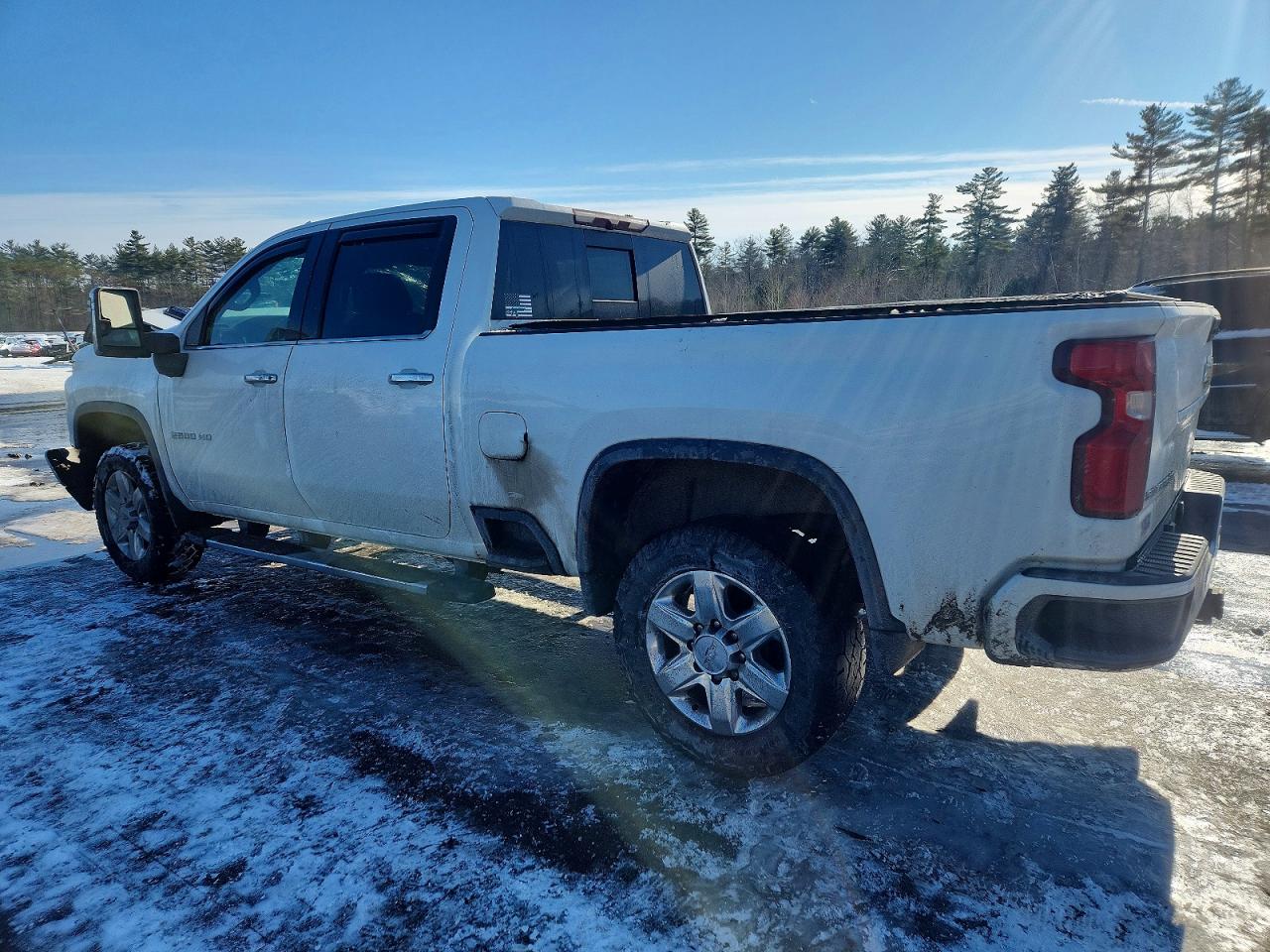 2022 Chevrolet All models VIN 1GC4YPEY6NF192739 photo 2