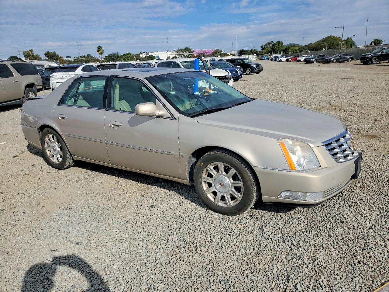 2008 Cadillac Dts VIN 1G6KD57Y28U201380 photo 4