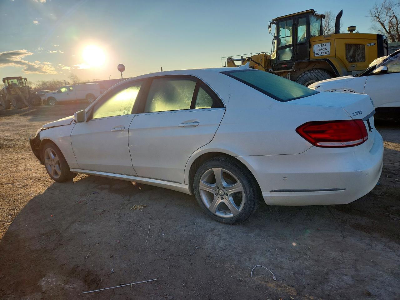 2016 Mercedes-Benz E-class VIN WDDHF5KB1GB263275 photo 2