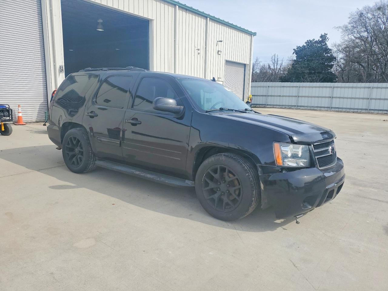 2013 Chevrolet Tahoe VIN 1GNSCBE04DR349952 photo 4