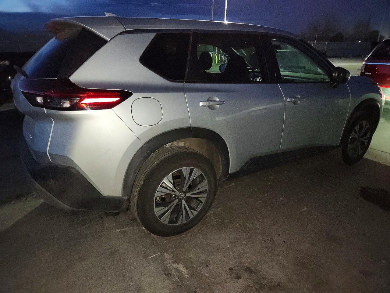 2022 NISS Rogue VIN 5N1BT3BB1NC672585 photo 3