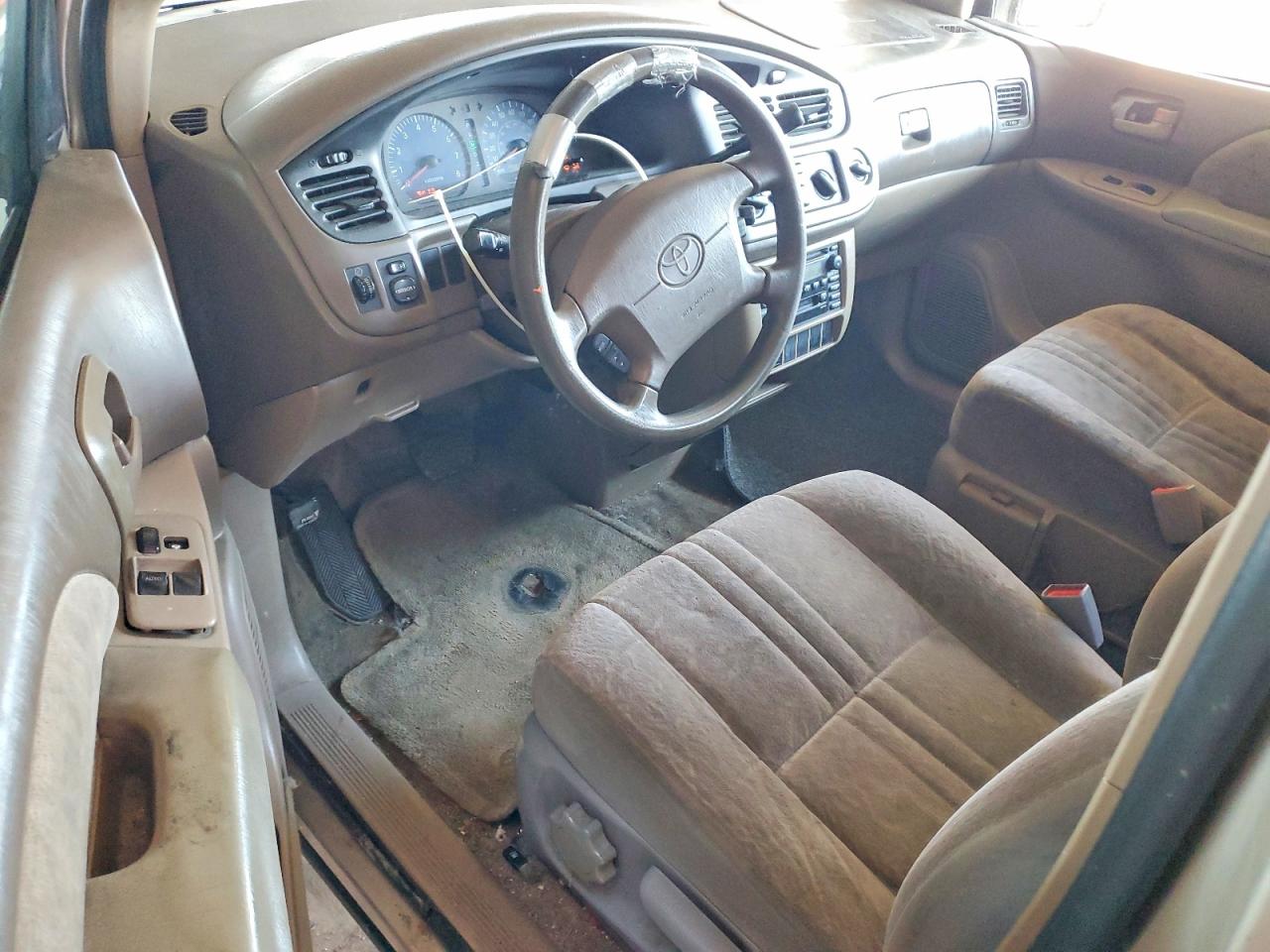 2003 Toyota All models VIN 4T3ZF13C83U543128 photo 8