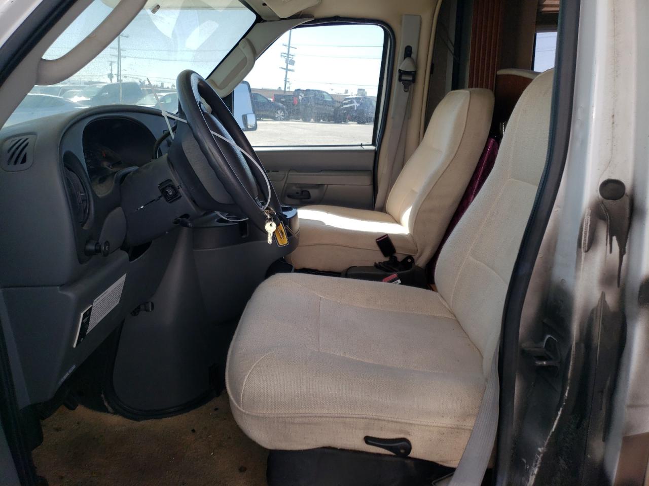 2015 FORD Econoline van VIN 1FDWE3FS9FDA18855 photo 5