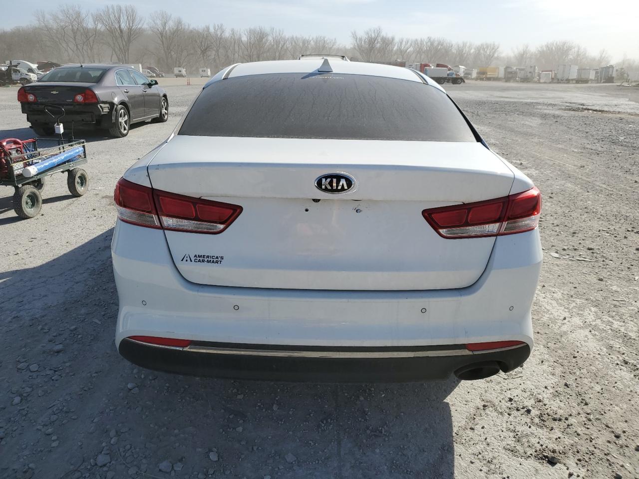 2018 KIA Optima VIN 5XXGT4L30JG208169 photo 6