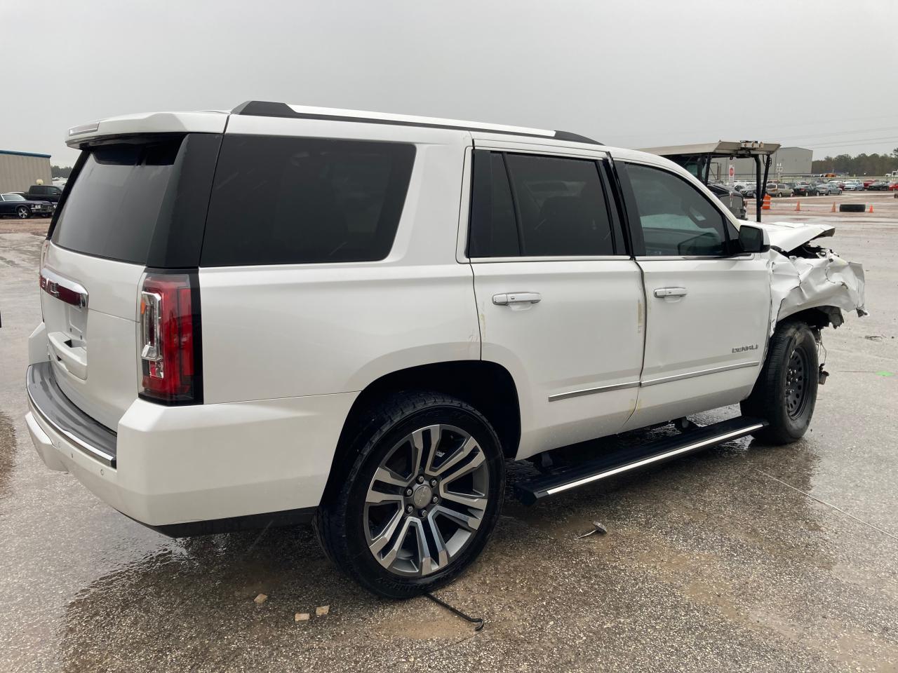 2019 GMC Yukon VIN 1GKS1CKJ5KR347212 photo 3
