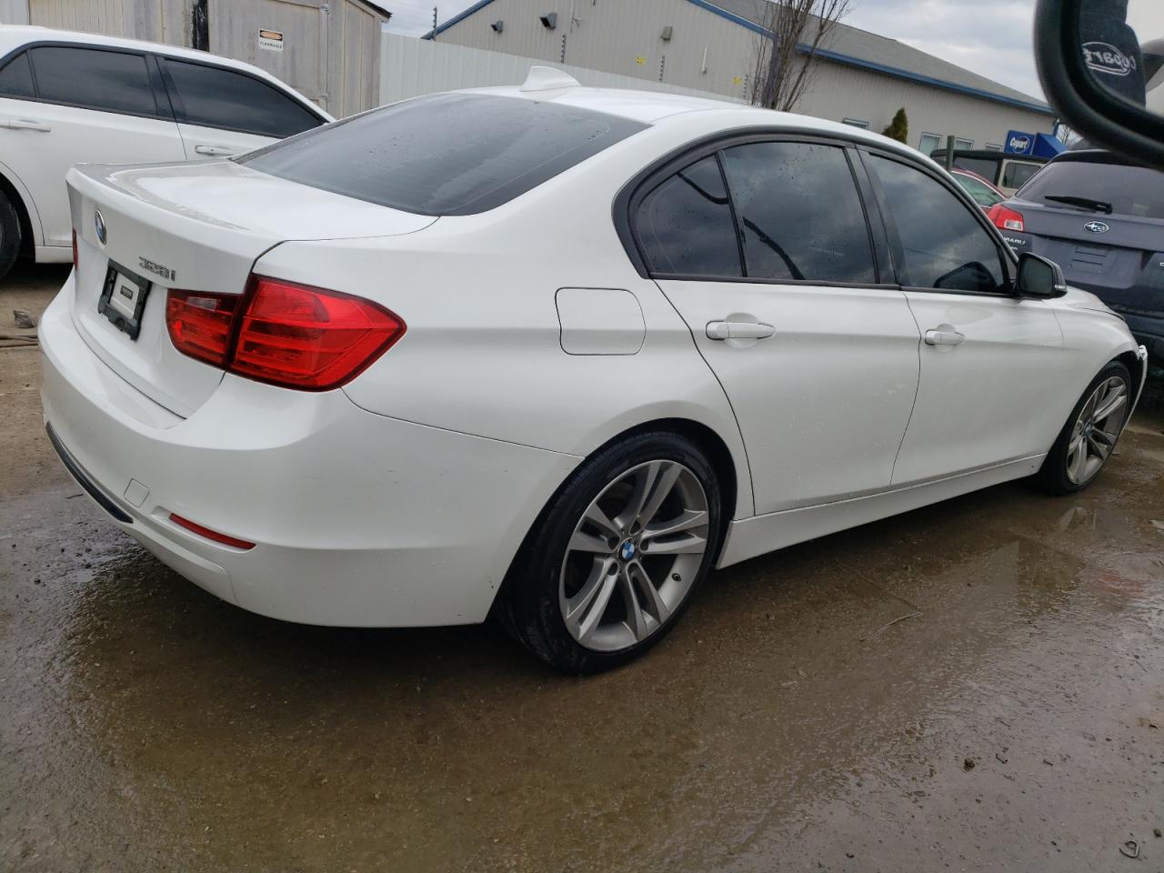 2013 BMW 3 series VIN WBA3A5C5XDF350766 photo 3