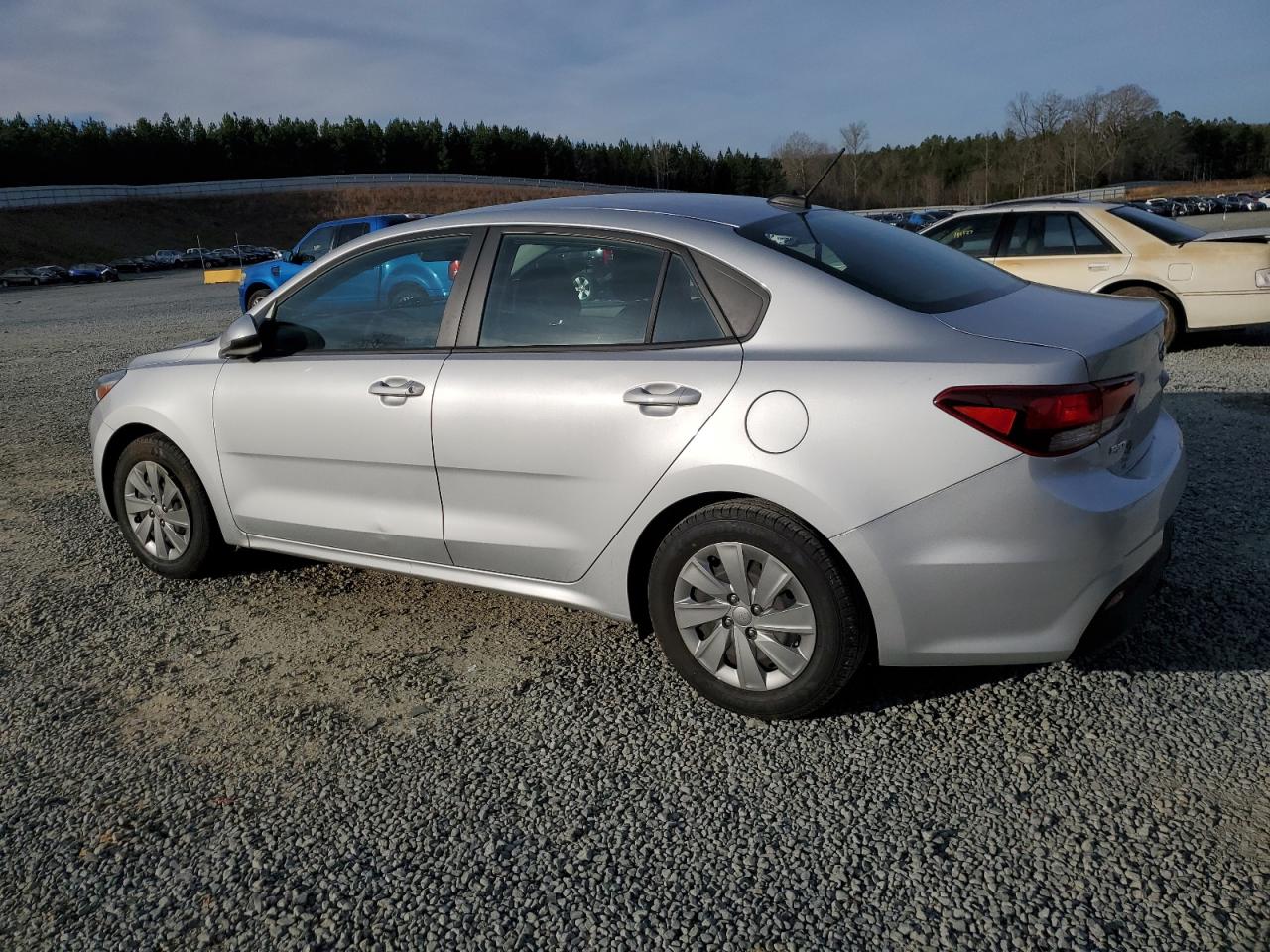2020 KIA Rio VIN 3KPA24AD5LE327285 photo 2