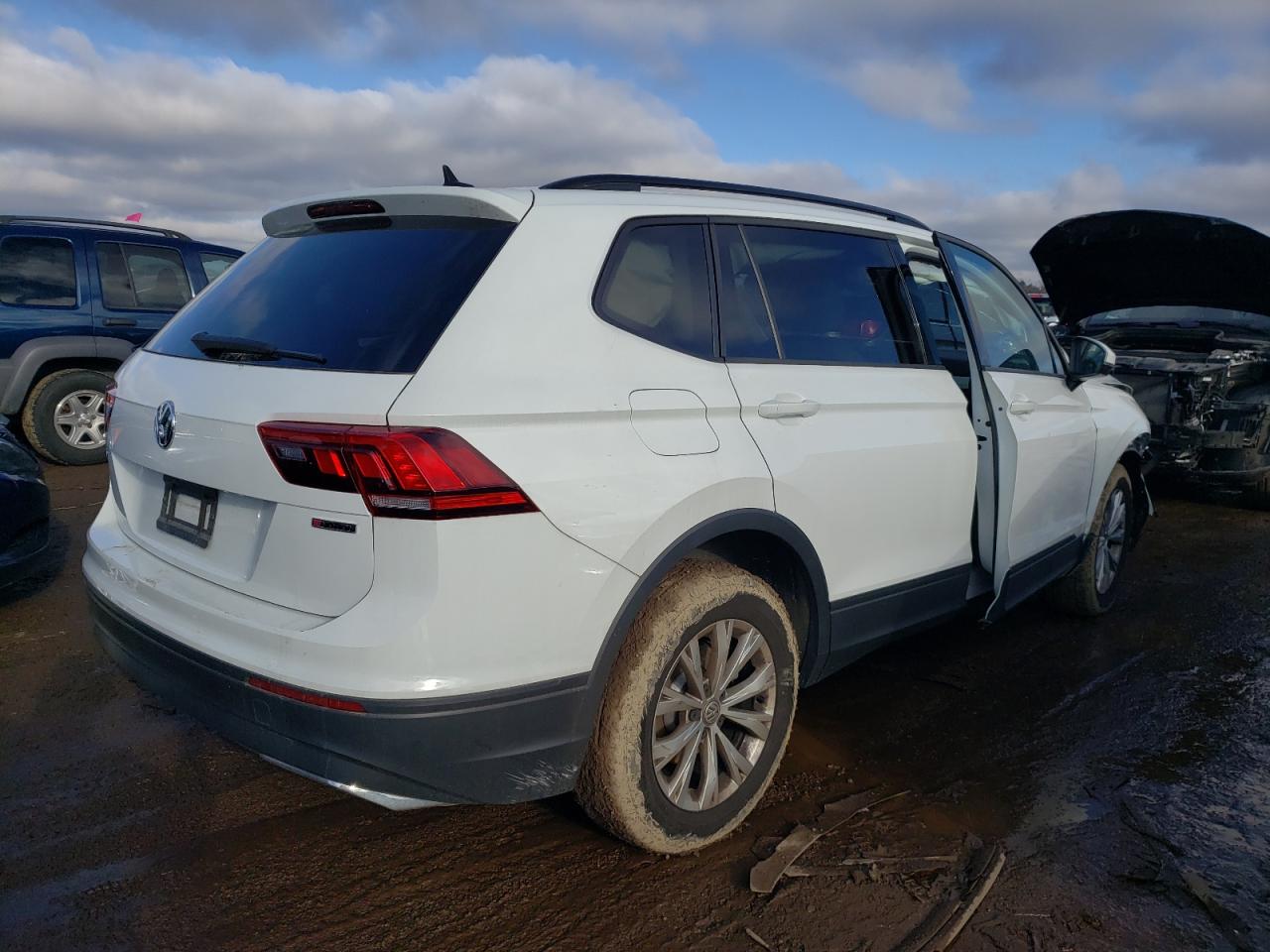 2020 VOLKSWAGEN Tiguan VIN 3VV0B7AX5LM068909 photo 3