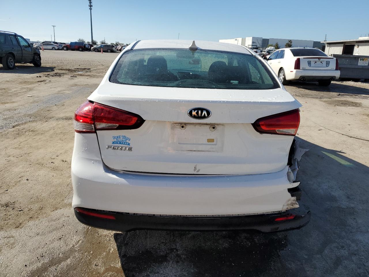 2017 KIA Forte VIN 3KPFK4A748E073852 photo 6