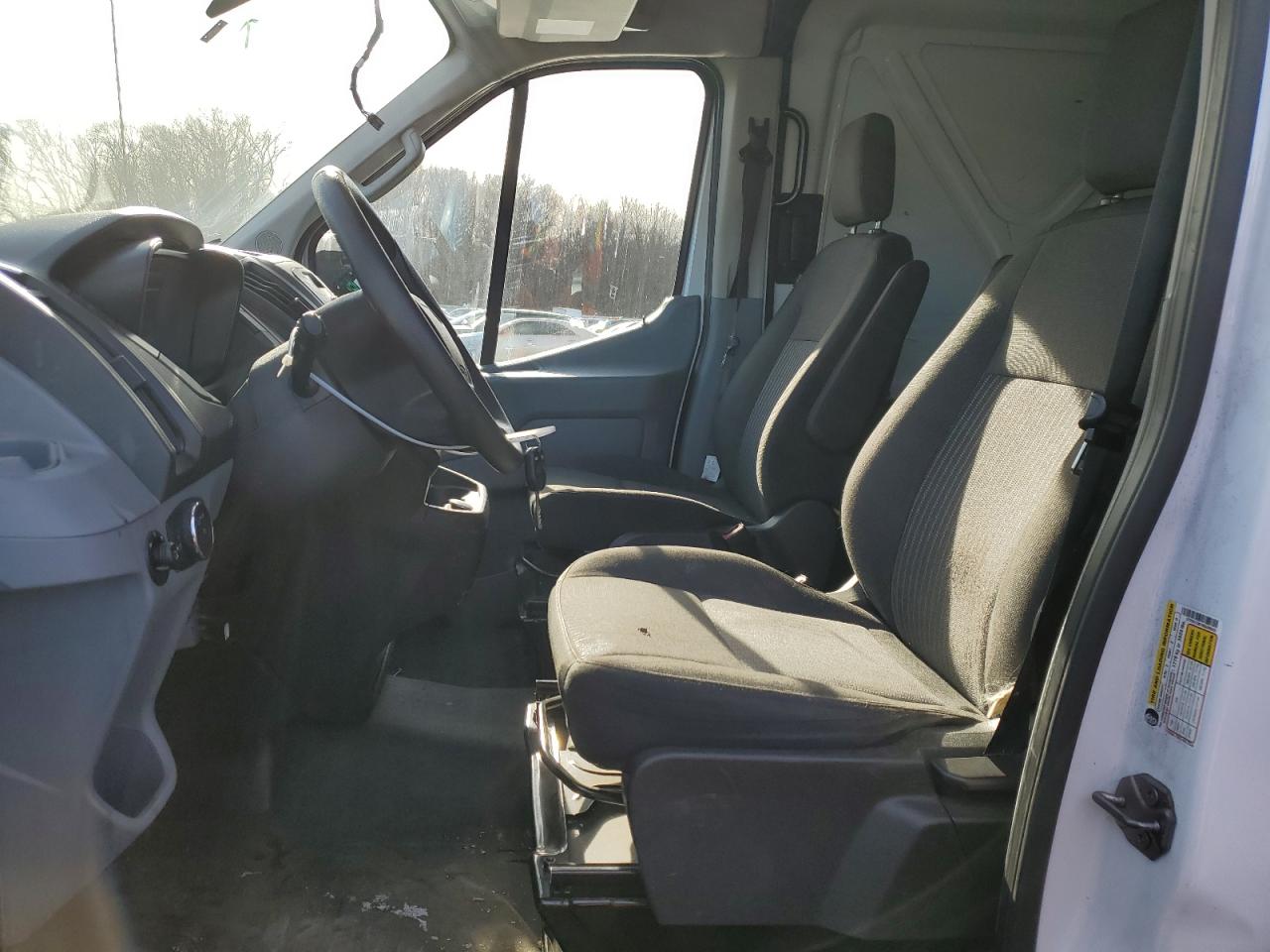 2019 Ford Transit VIN 1FTYR1CM7KKA08505 photo 7