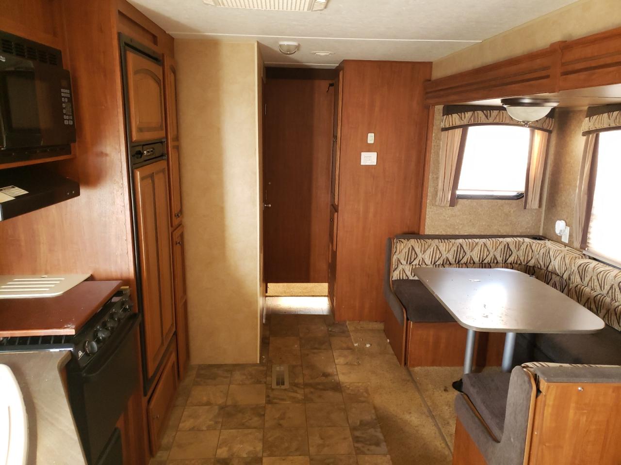 2012 JAYCO Jayflight VIN 1UJBJ0BS1C18R0401 photo 6