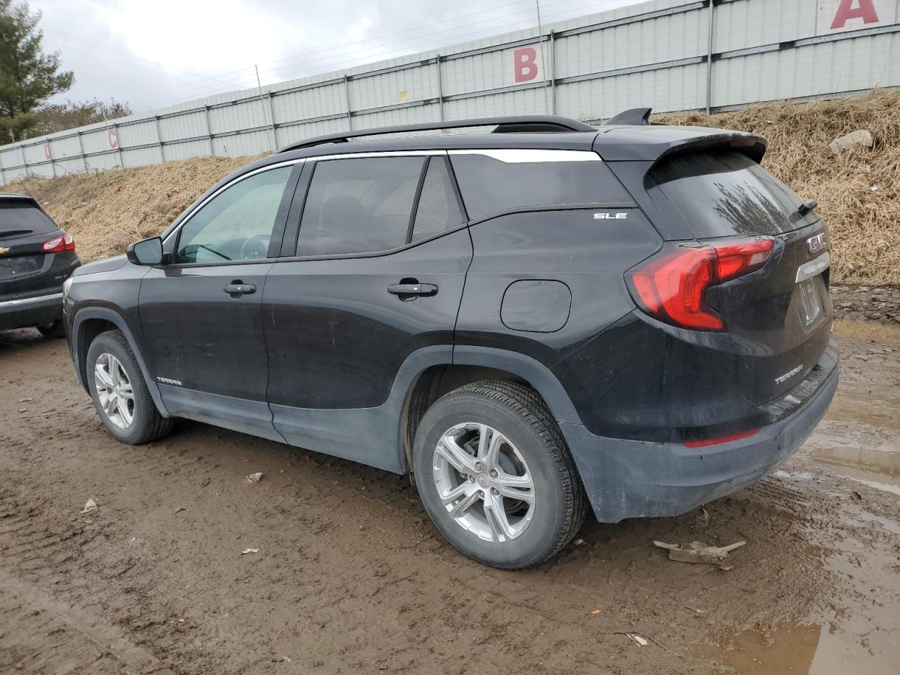 2020 GMC Terrain VIN 3GKALTEV5LL337907 photo 2