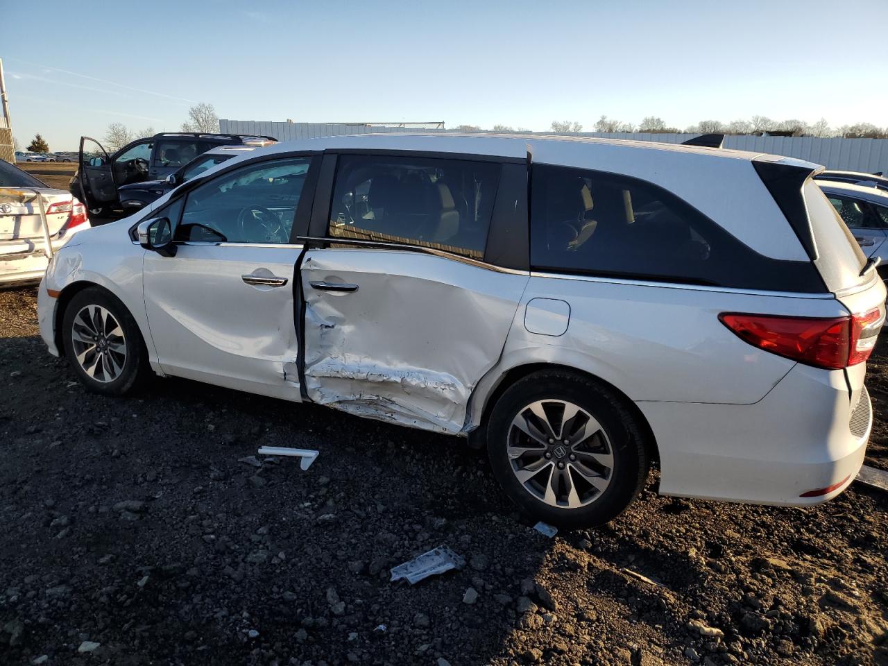 2021 HONDA Odyssey exl VIN 5FNRL6H71MB024320 photo 2