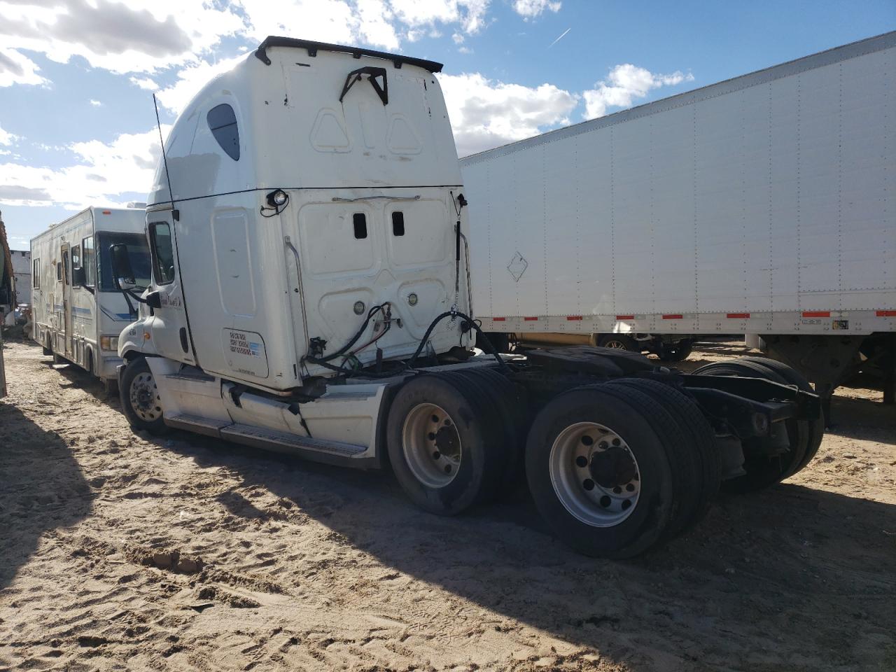 2012 FREIGHTLINER All other VIN 1FUJGLDR0CSBT4036 photo 3