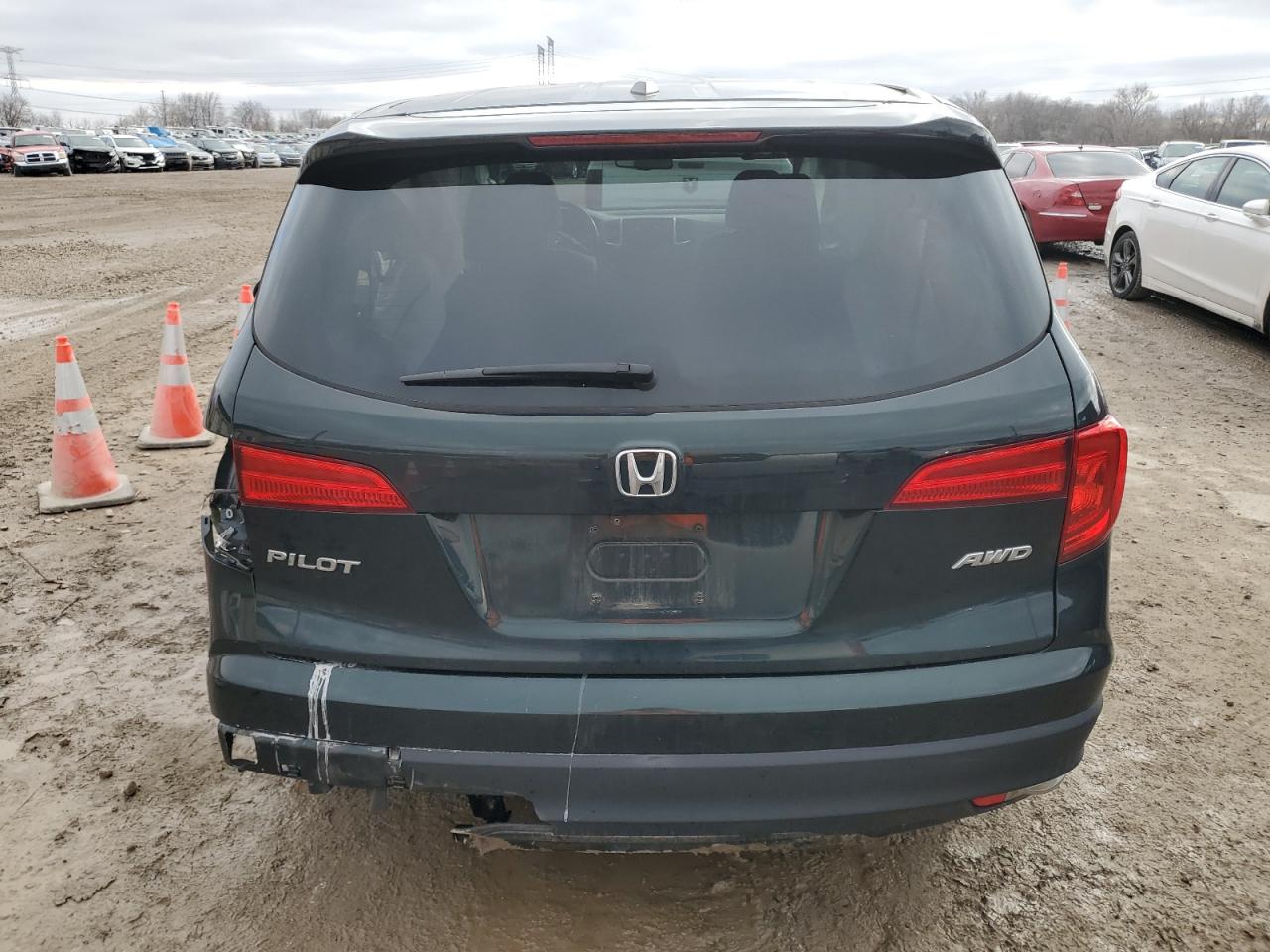 2018 HONDA Pilot VIN 5FNYF6H58JB046490 photo 6