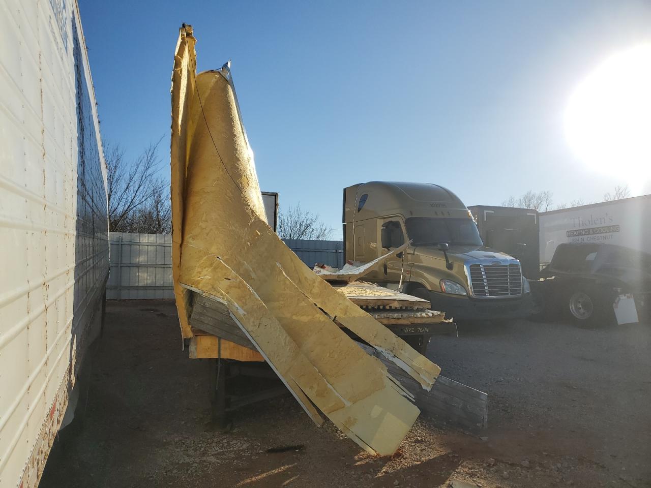 2017 UTILITY Trailer VIN 1UYVS2539HU910010 photo 1