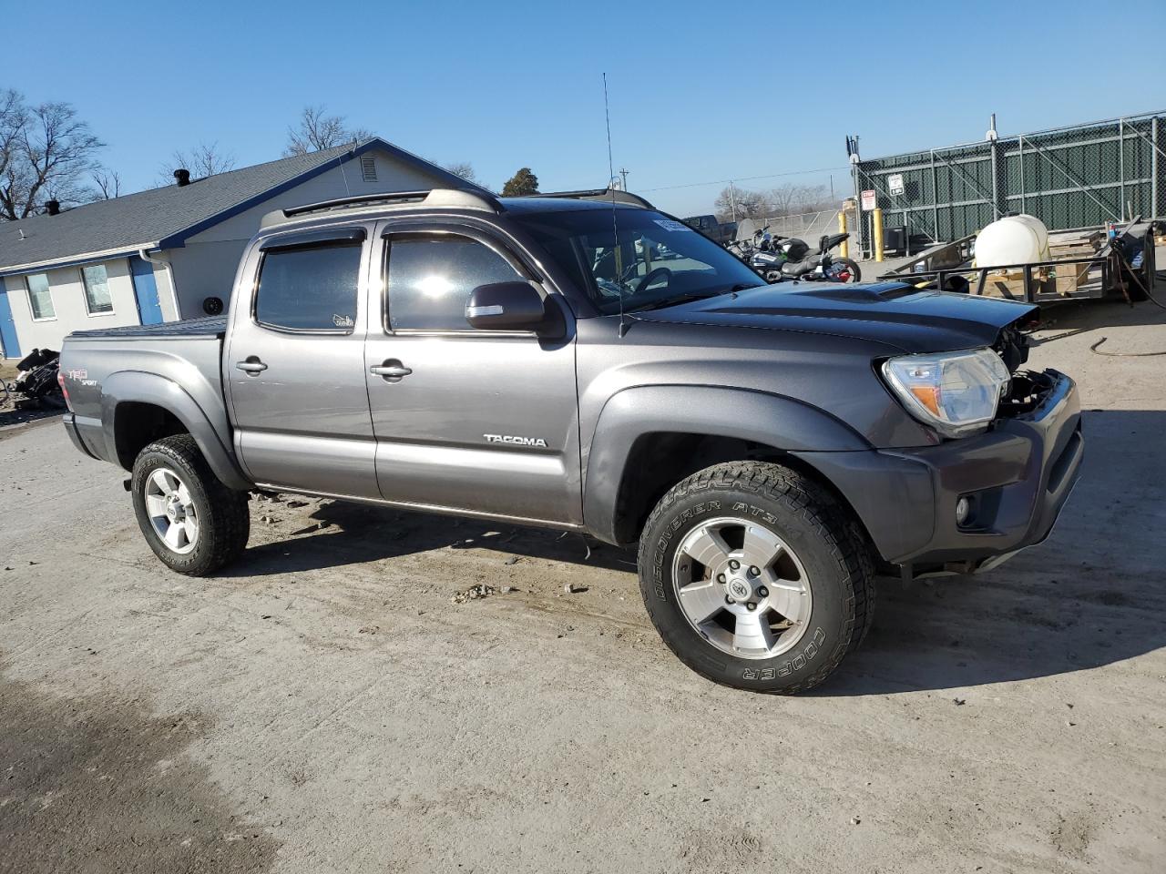 2013 TOYOTA Tacoma VIN 5TFLU4EN2DX063062 photo 4