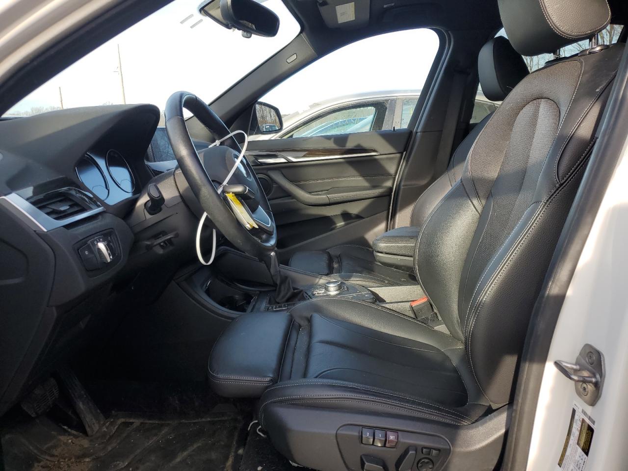 2018 BMW X1 VIN WBXHT3C33J3H30542 photo 7