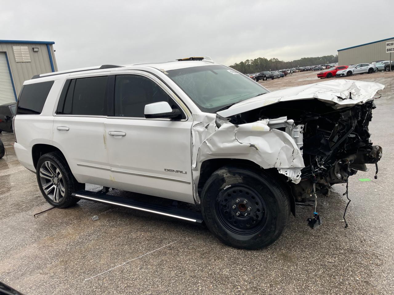 2019 GMC Yukon VIN 1GKS1CKJ5KR347212 photo 4