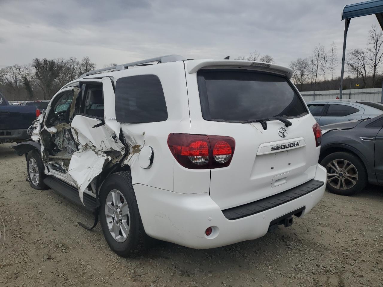 2019 TOYOTA Sequoia VIN 5TDBY5G1XKS174171 photo 2