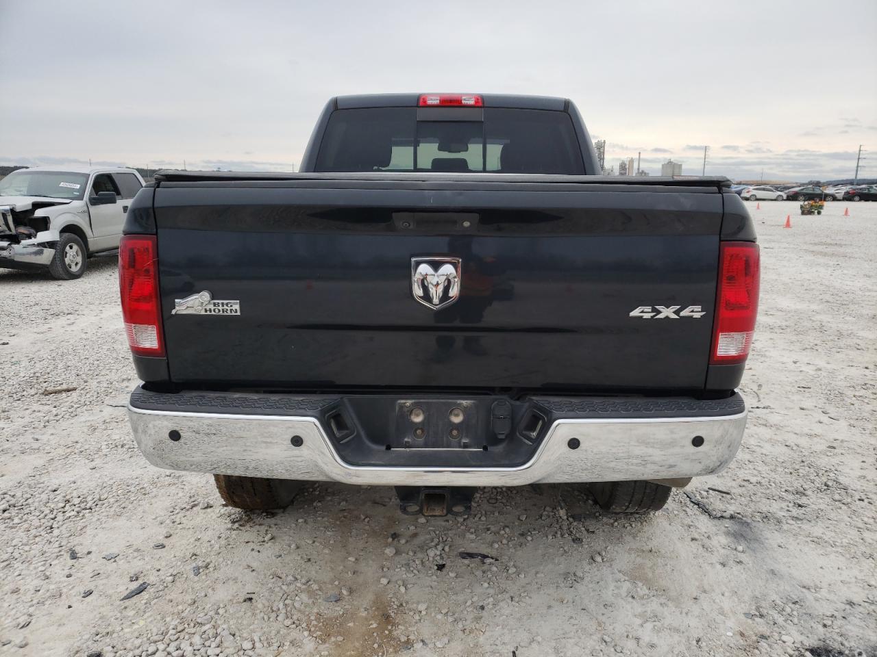 2016 RAM 2500 slt VIN 3C6UR5DL0GG102243 photo 6