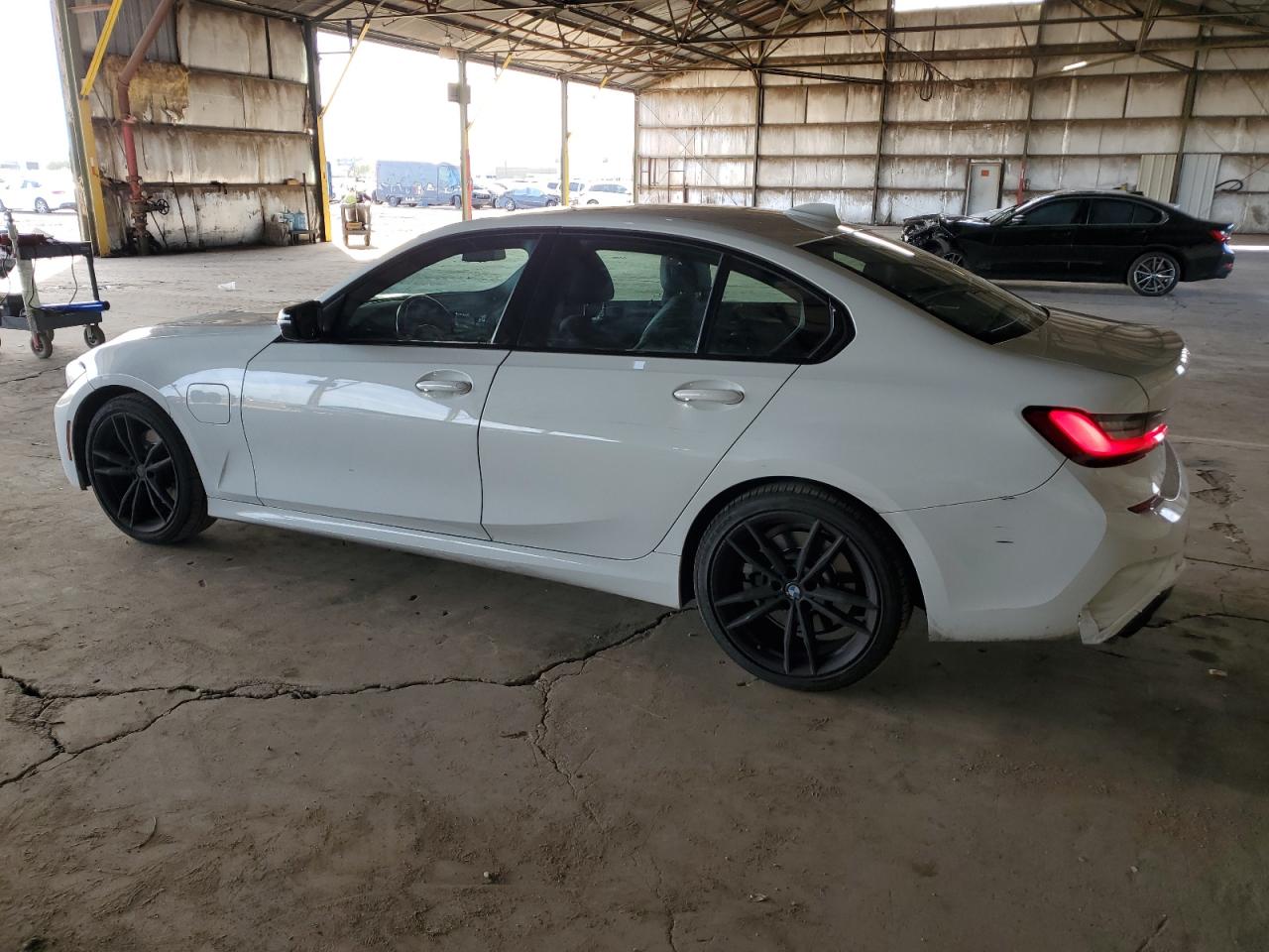 2021 BMW 3 series VIN 3MW5P7J09M8B78166 photo 2