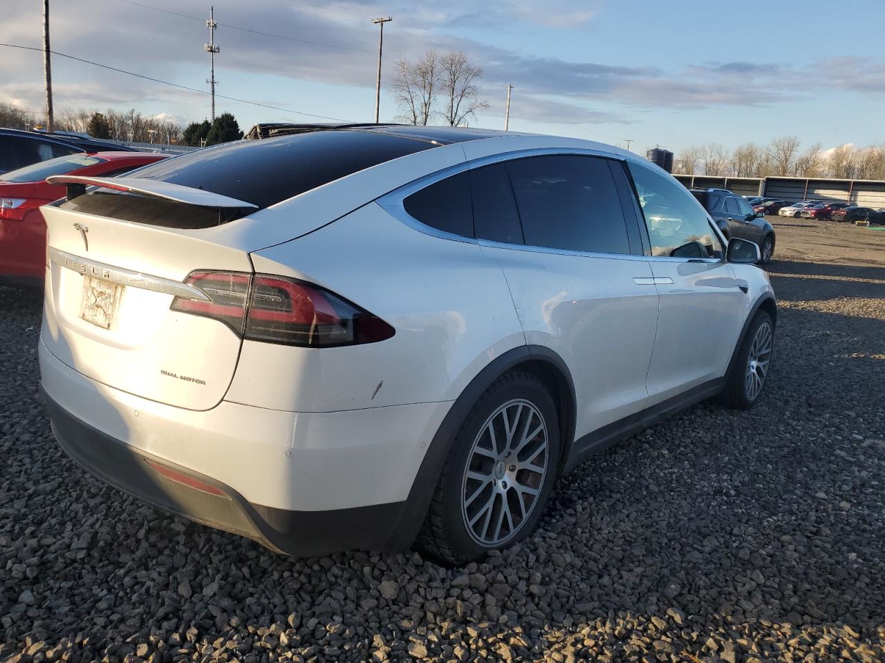 2020 TESLA Model x VIN 5YJXCAE25LF239815 photo 3