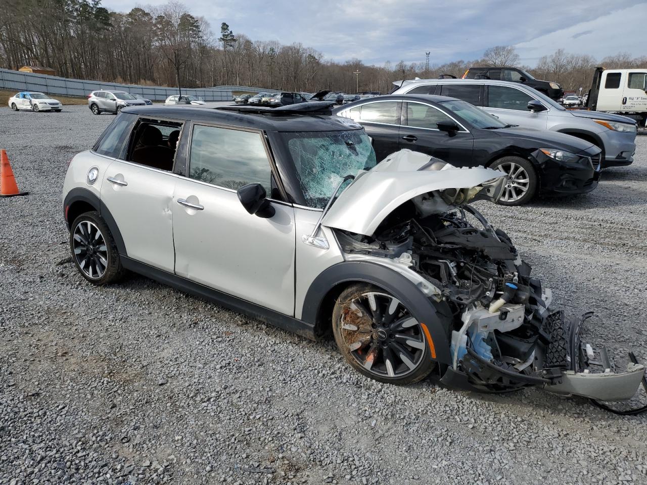 2021 MINI Cooper VIN WMWXU9C04M2P38734 photo 4