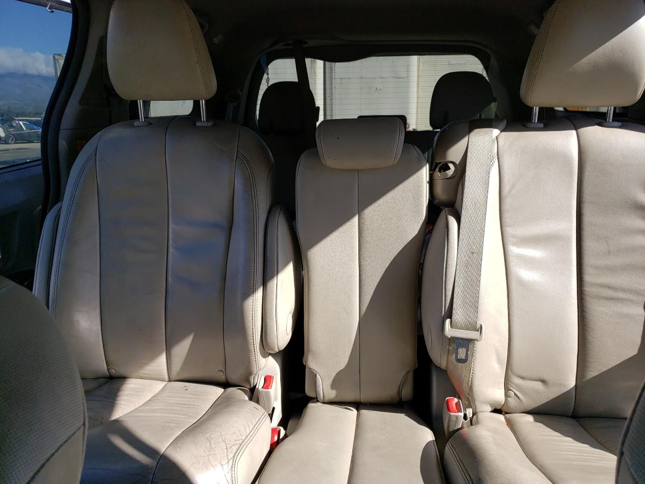 2013 TOYOTA Sienna xle VIN 5TDYK3DC5DS368115 photo 10