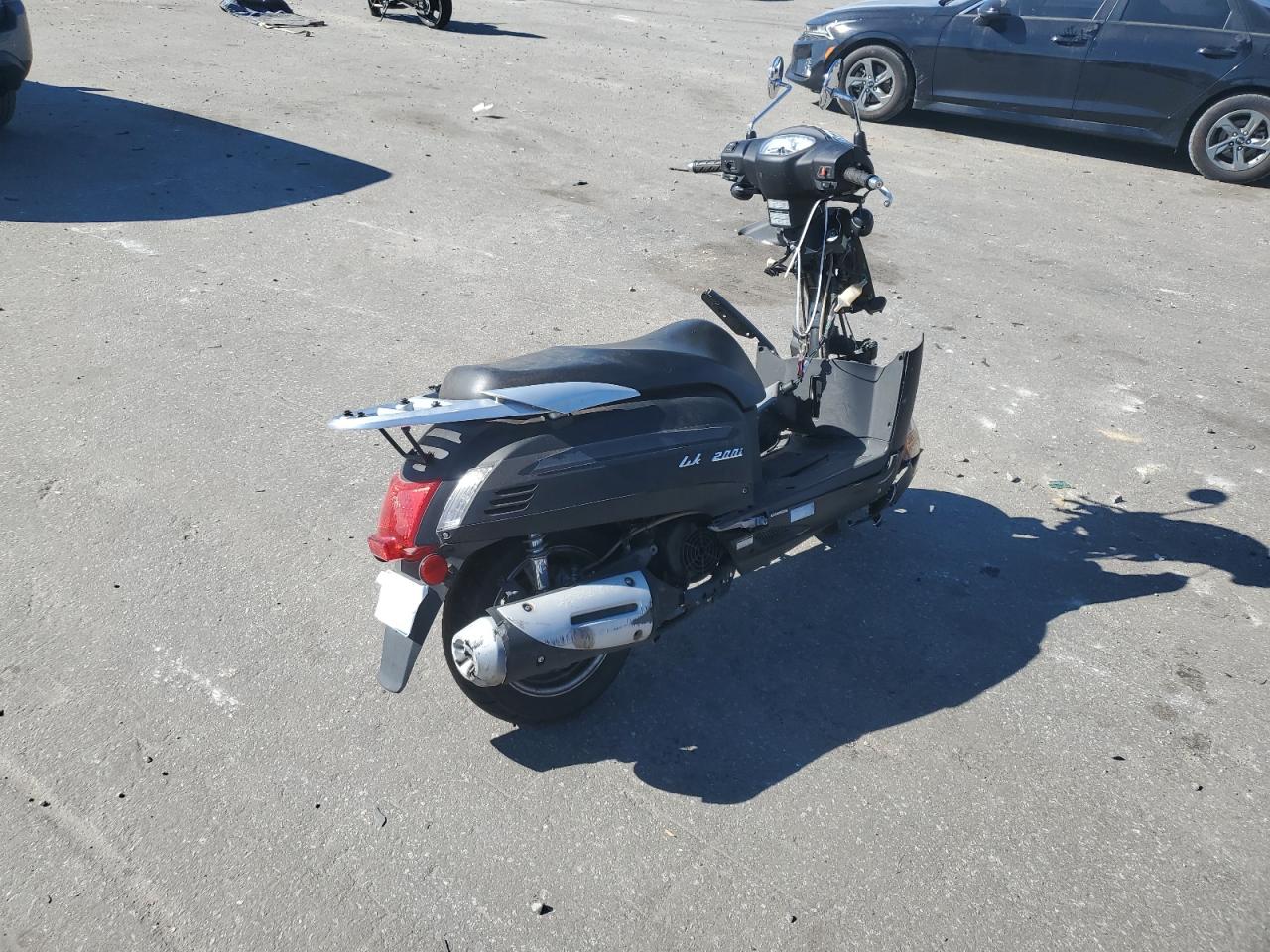 2018 KYMCO USA INC LIKE 200I VIN LC2D2H12XJC100128 photo 4