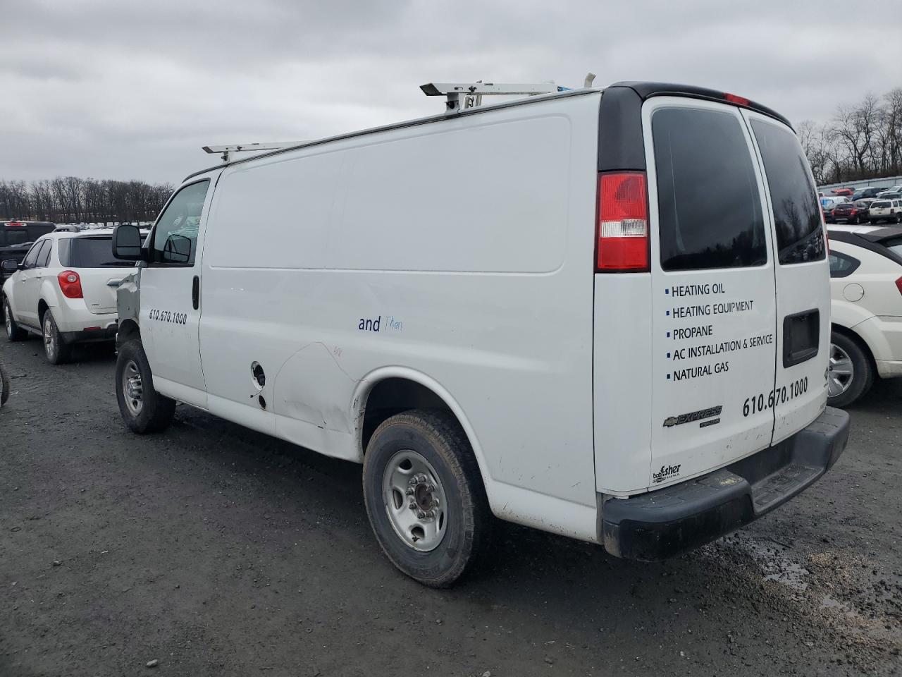 2016 Chevrolet Express 2500 VIN 1GCWGAFF6G1121269 photo 2