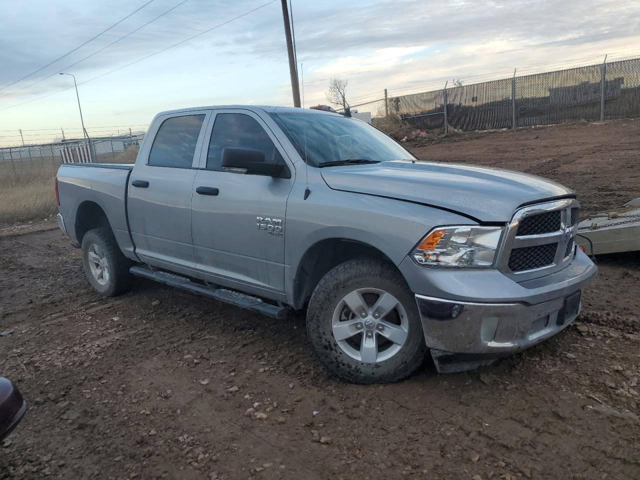 2022 RAM 1500 VIN 3C6RR7LG5NG301453 photo 4