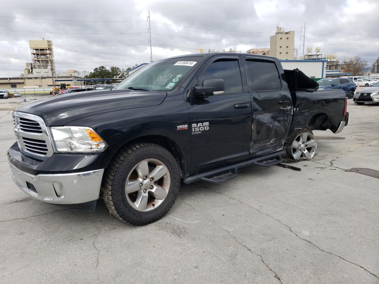 2019 RAM 1500 VIN 1C6RR6LTXKS563481 photo 1
