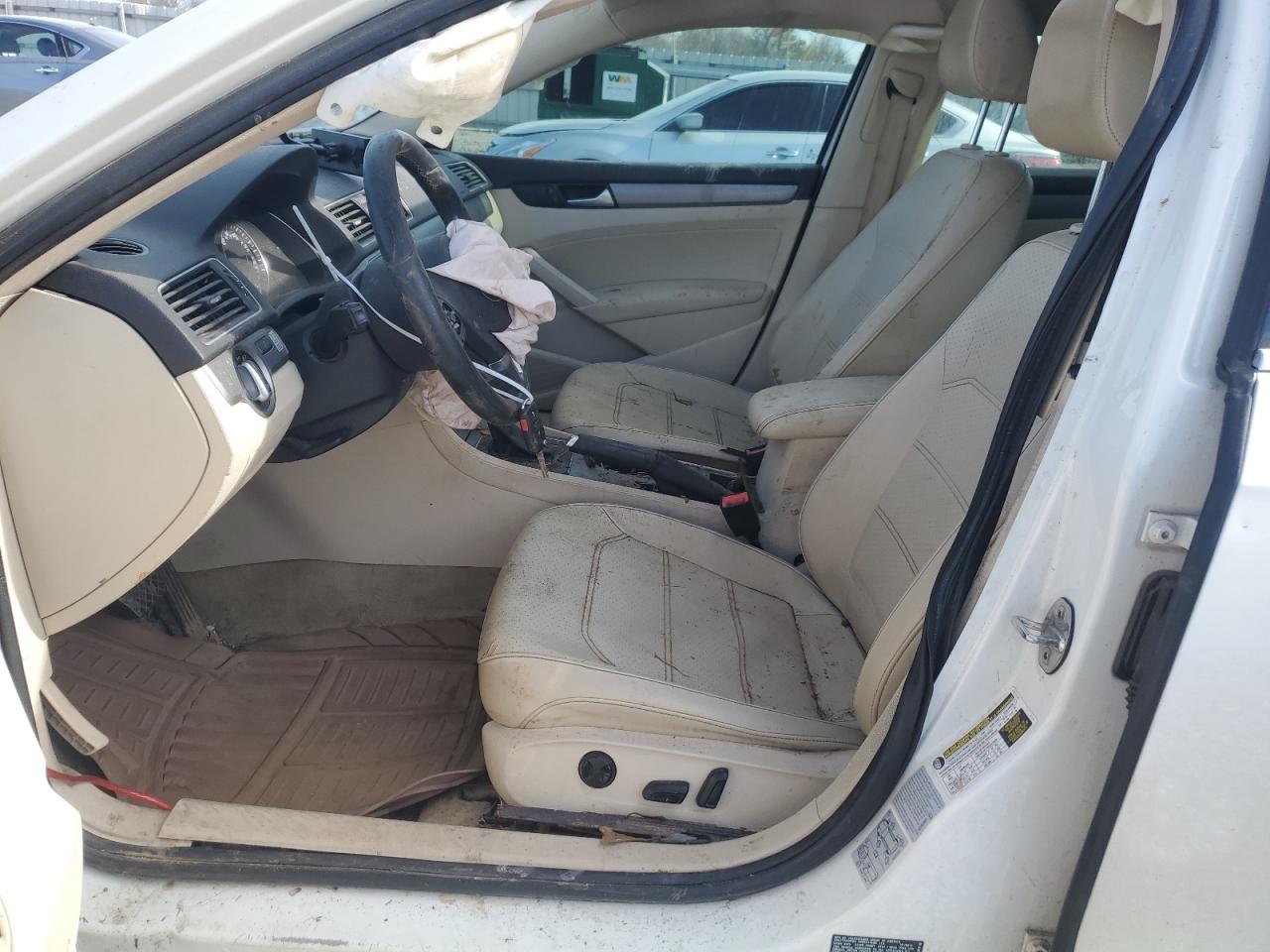 2015 VOLKSWAGEN Passat VIN 1VWBV7A34FC085005 photo 7