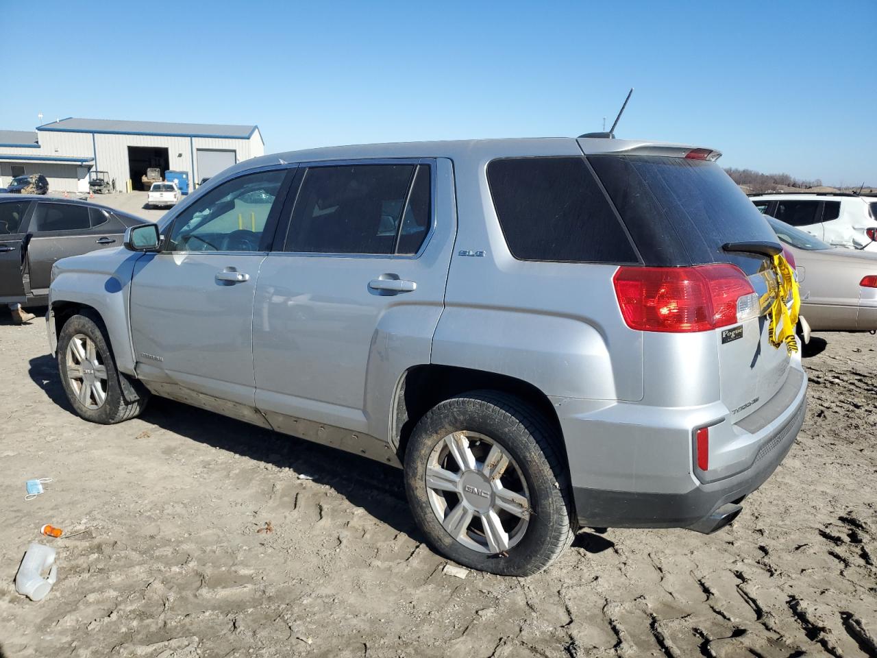 2016 GMC Terrain VIN 2GKALMEK6G6198540 photo 2