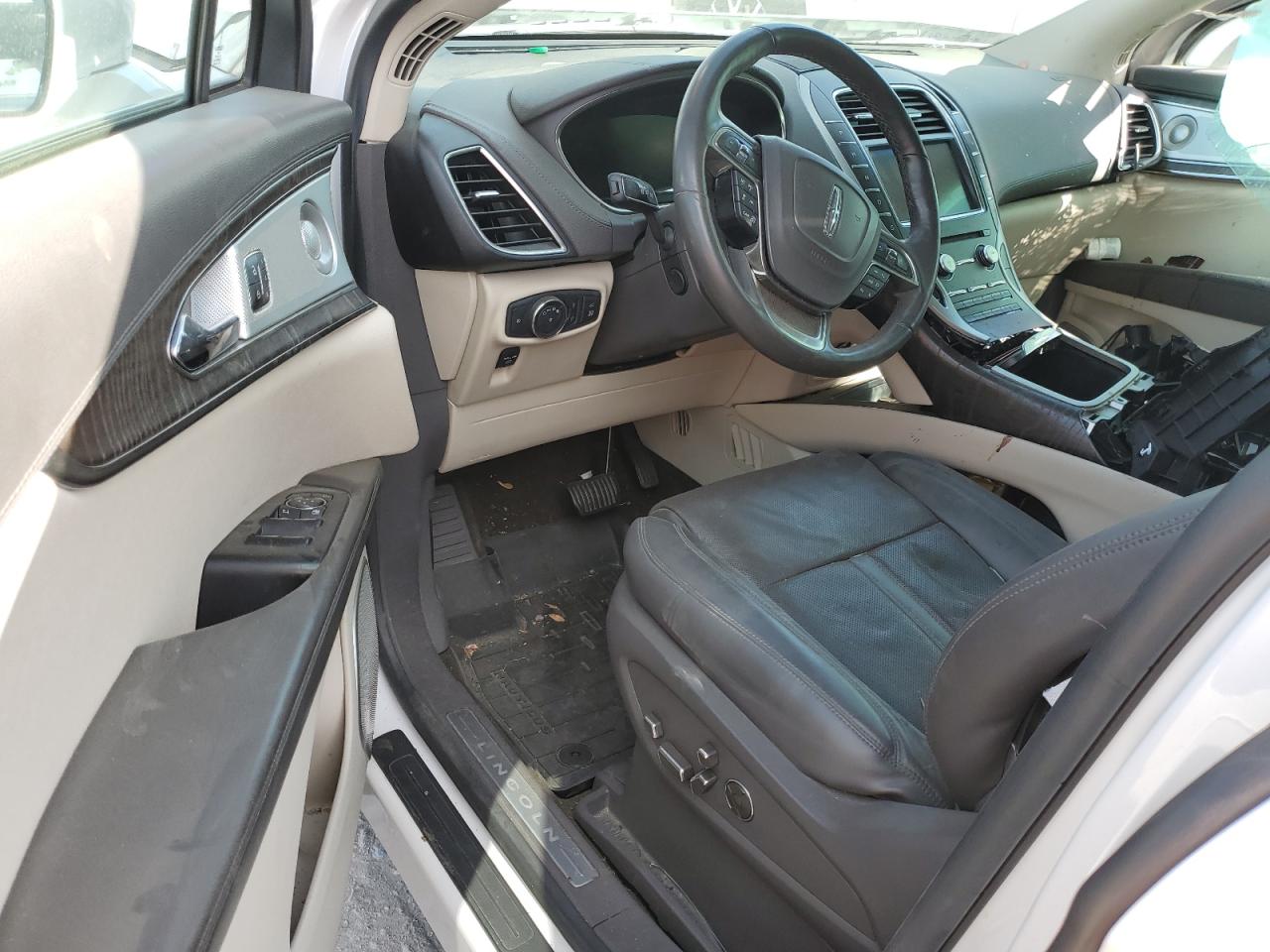 2019 Lincoln Nautilus VIN 2LMPJ8LP8KBL31039 photo 8