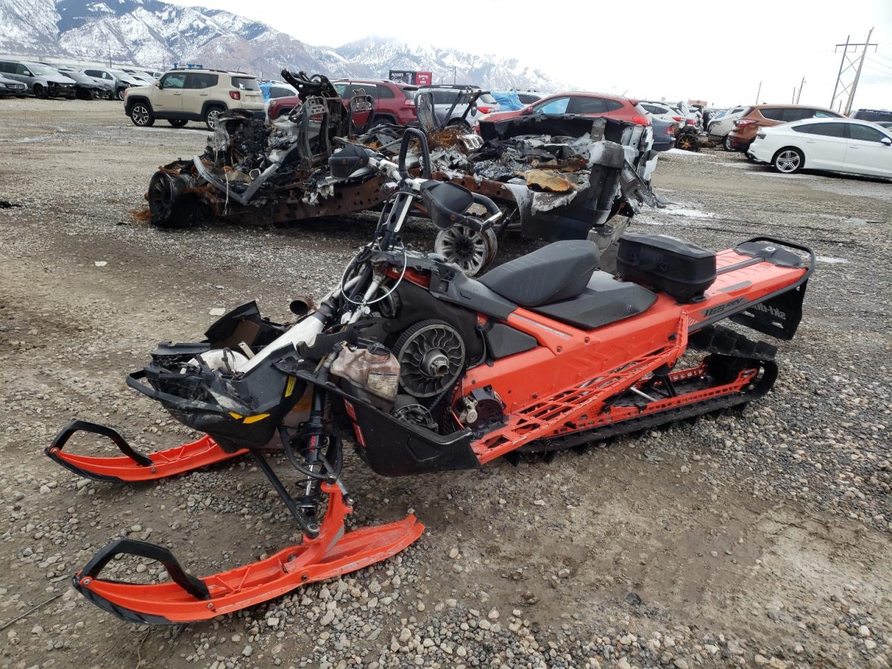 2019 SKI Snowmobile VIN 2BPSTKKD7KV000136 photo 2