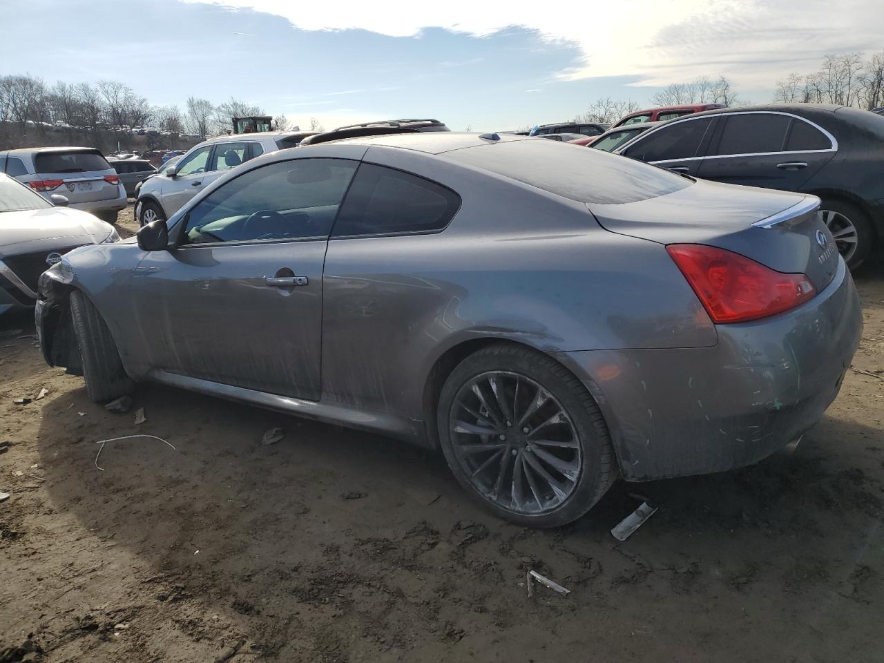2015 Infiniti Q60 VIN JN1CV6EL0FM890475 photo 2