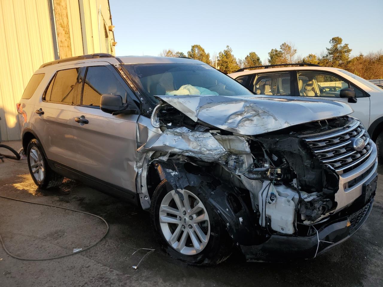 2016 FORD Explorer VIN 1FM5K7B83GGB71754 photo 4