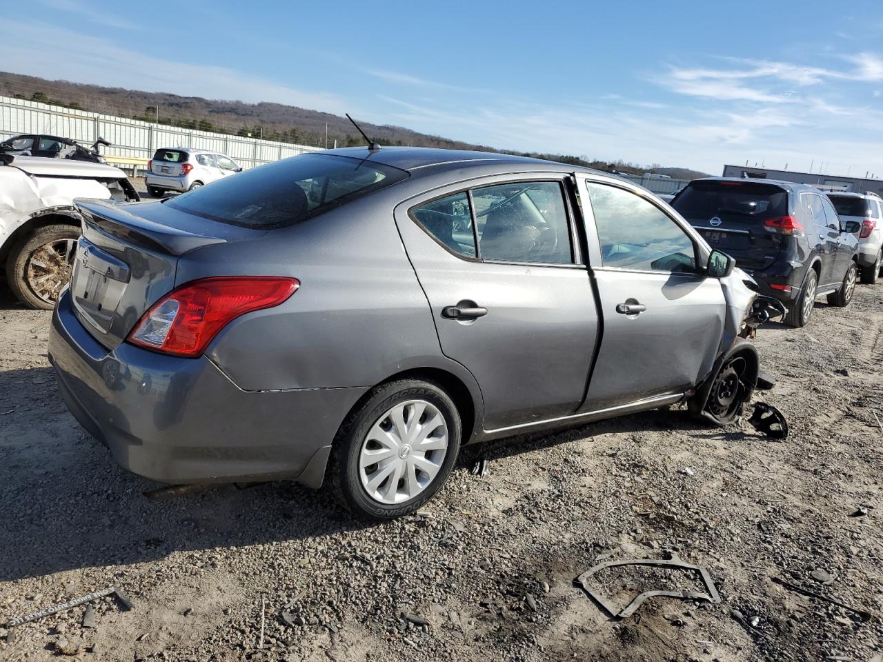 2016 NISSAN Versa VIN 3N1CN7AP2GL914382 photo 3