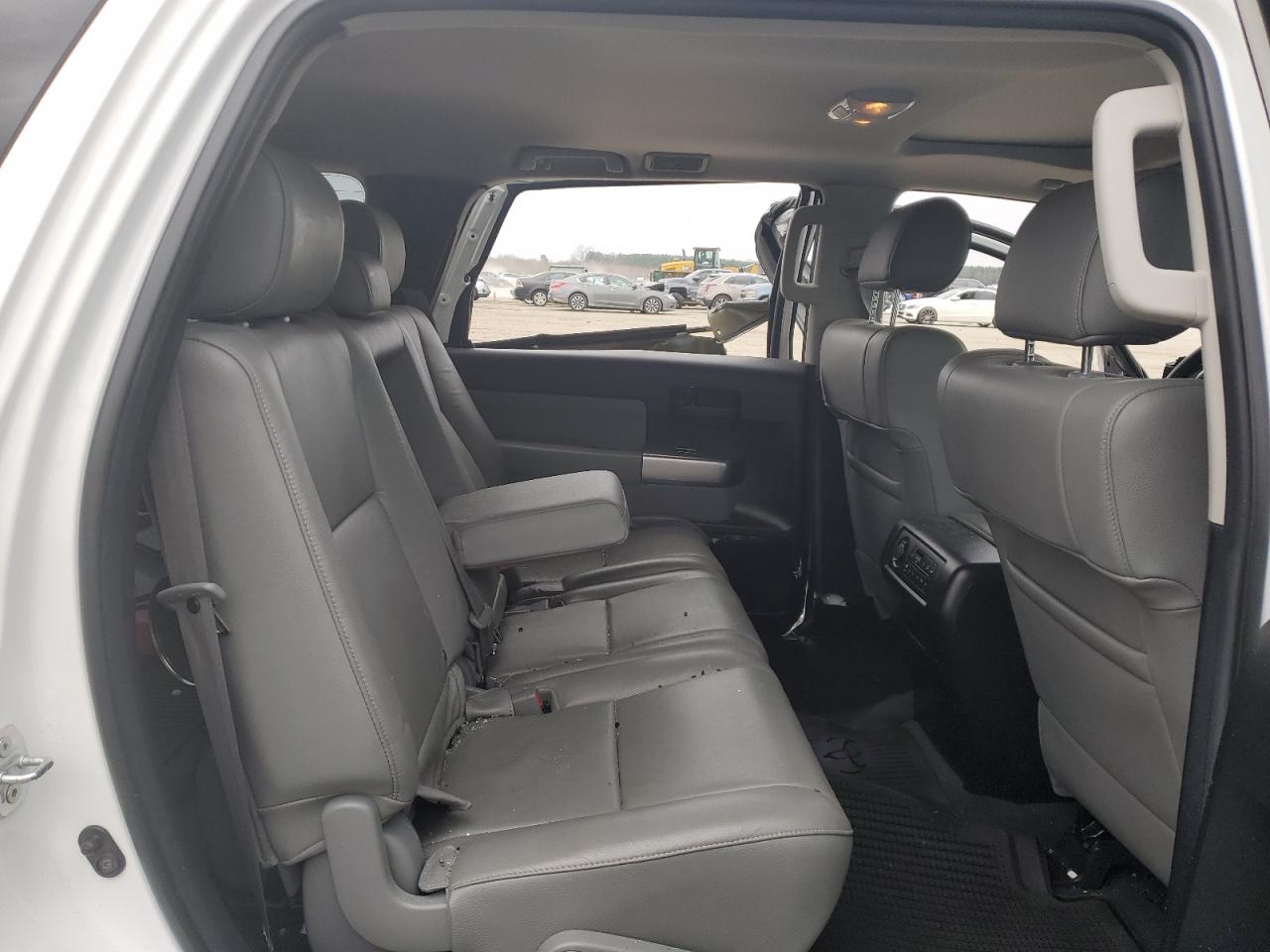 2019 TOYOTA Sequoia VIN 5TDBY5G1XKS174171 photo 10