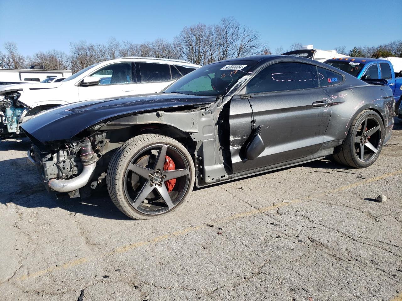 2018 FORD Mustang VIN 1FA6P8CF8J5104024 photo 1