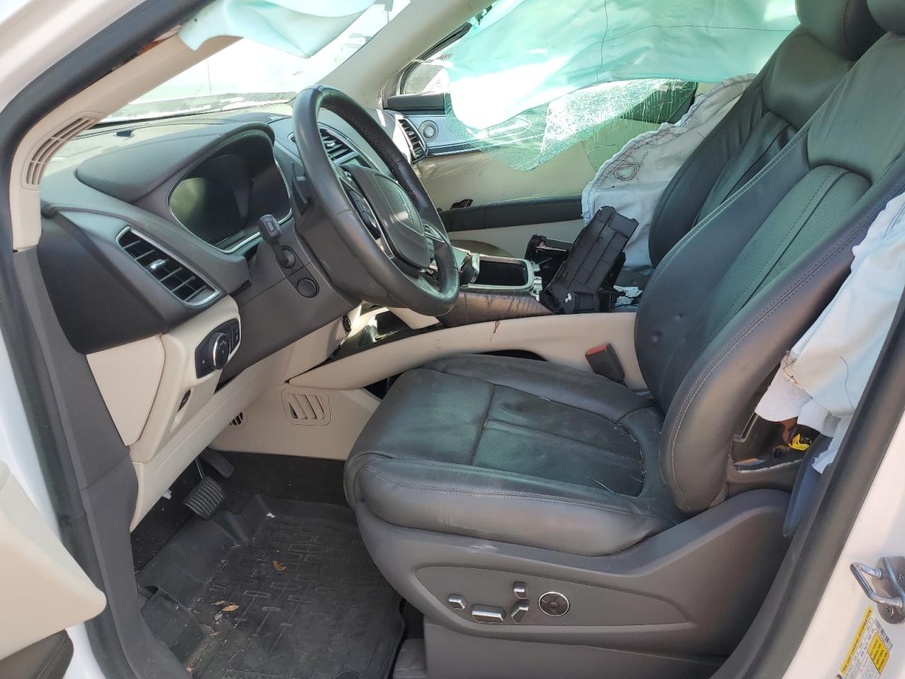 2019 Lincoln Nautilus VIN 2LMPJ8LP8KBL31039 photo 7