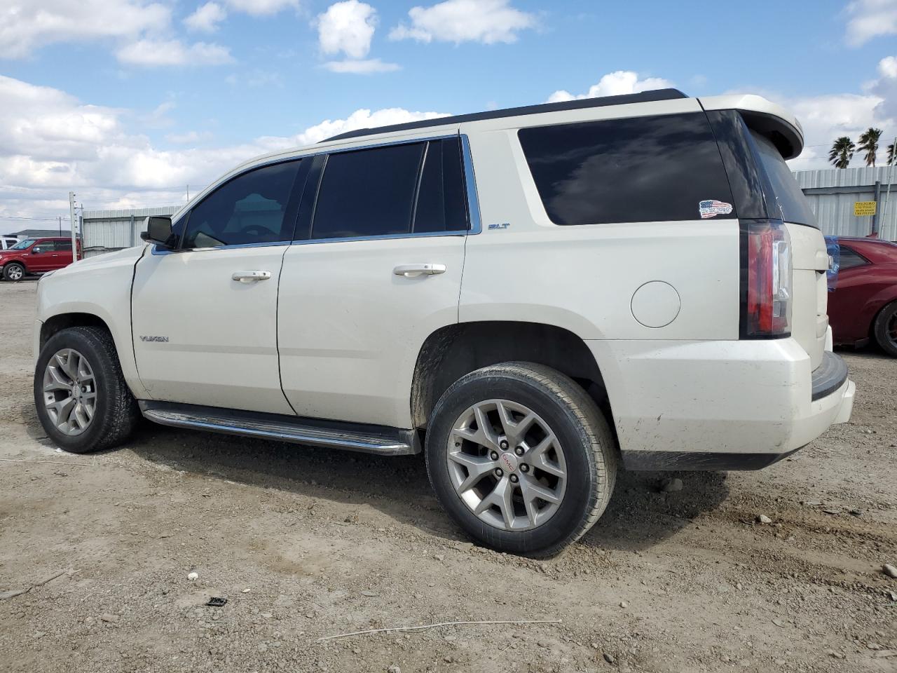 2015 GMC Yukon VIN 1GKS1BKC8FR686550 photo 2