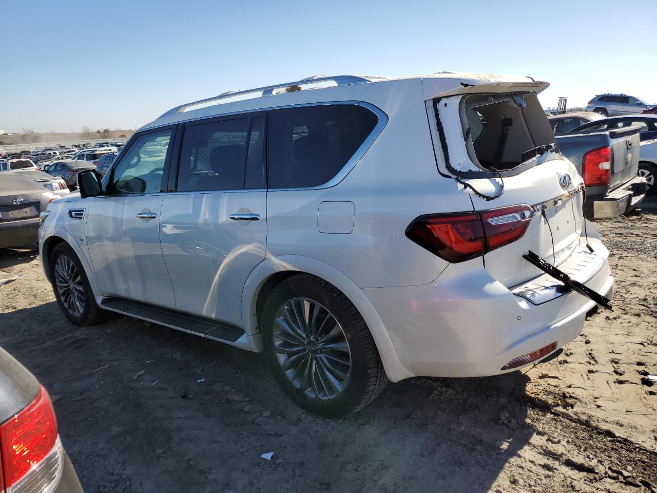 2018 INFINITI Qx80 VIN JN8AZ2NC2J9441333 photo 2