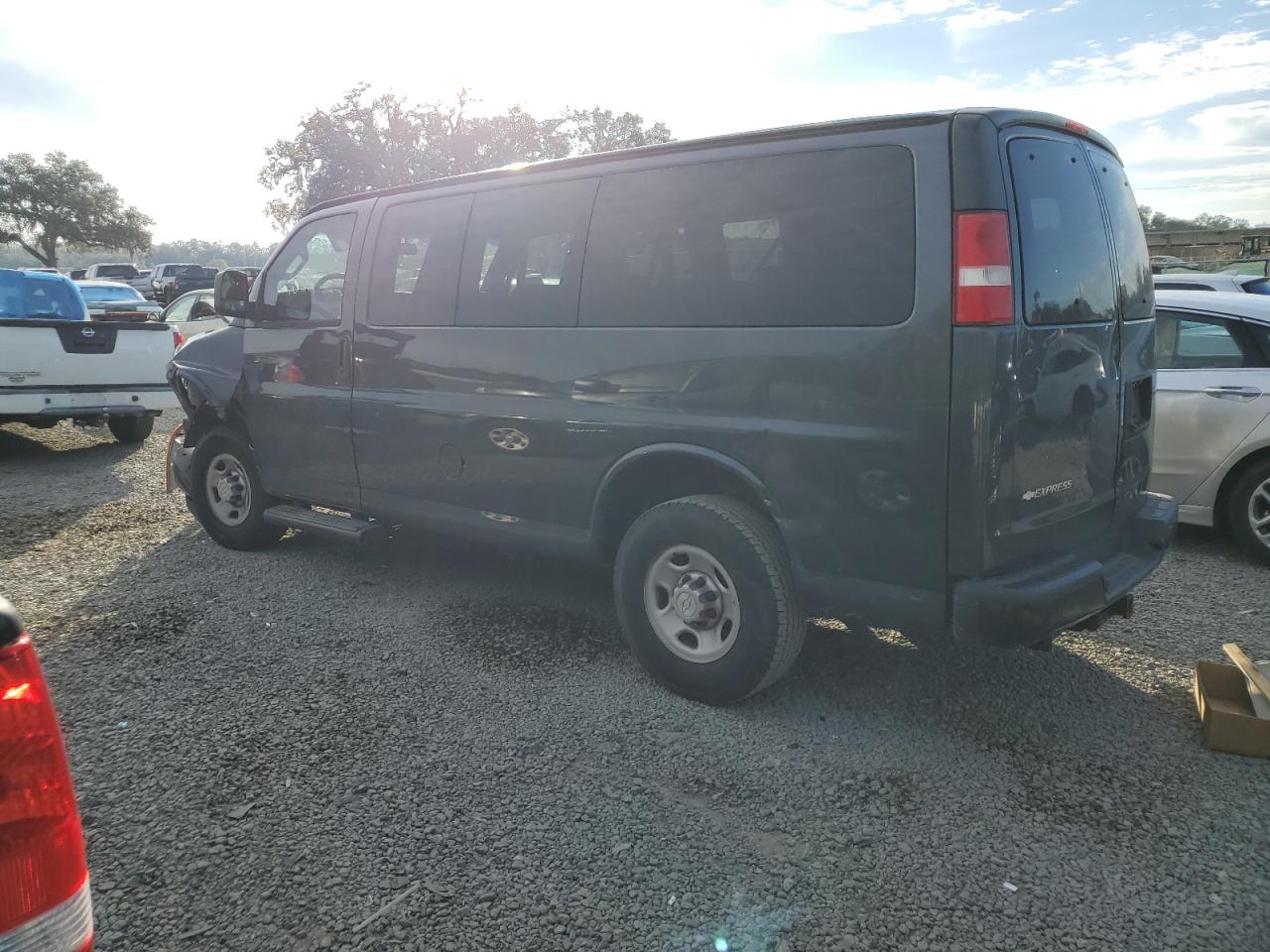 2017 CHEVROLET Express 2500 VIN 1GAWGEFF3H1321074 photo 2