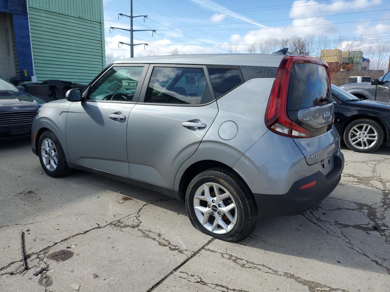 2022 KIA Soul VIN KNDJ23AU5N7834345 photo 2