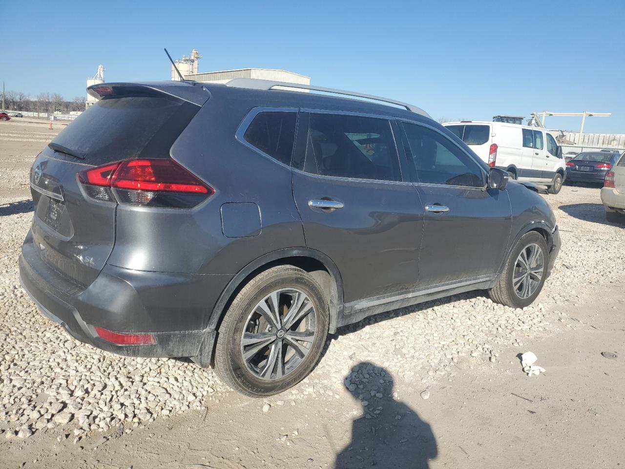 2017 Nissan Rogue VIN 5N1AT2MT2HC796638 photo 3