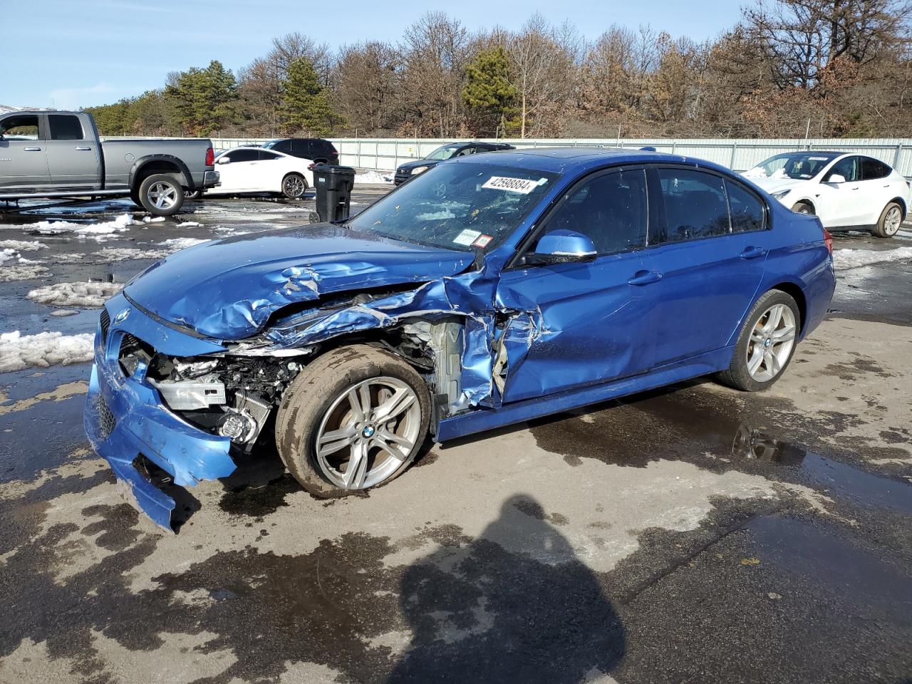 2016 BMW 3 series VIN WBA8B7G51GNT14046 photo 1